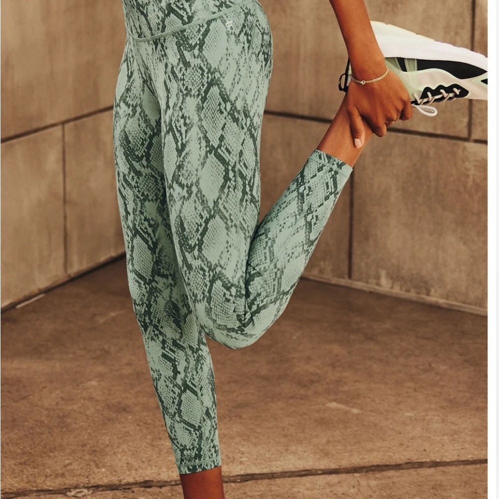 Fabletics On the Go Legging
